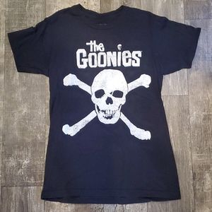 😻 3/$15 Goonies shirt